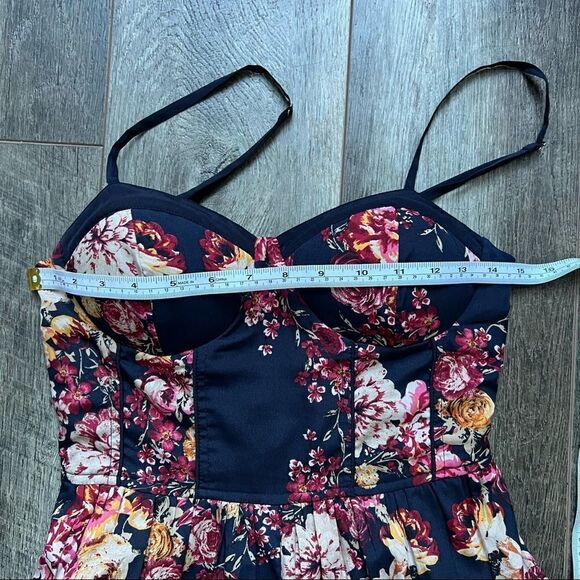 Band of Gypsies Navy Blue Floral Wide Leg Romper Jumpsuit Size Small - Picture 11 of 14